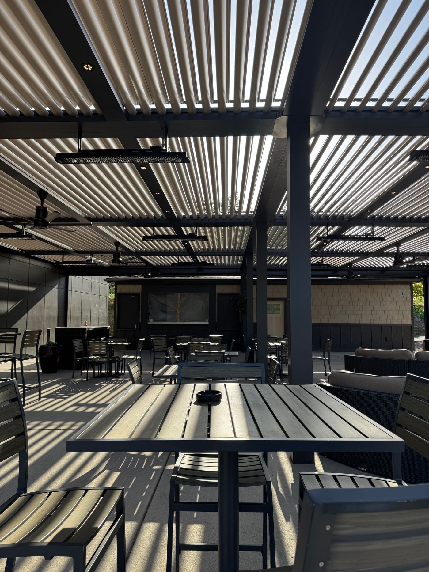 Terrasoverkapping met lamellendak